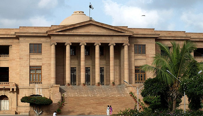 سندھ ہائیکورٹ: سپرنٹنڈنٹ کراچی سینٹرل جیل کے وارنٹ گرفتاری