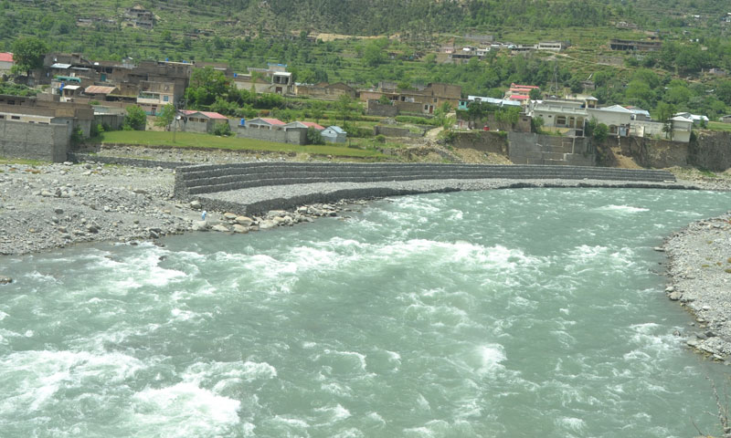 دریائے سوات میں کار گرنے سے پانچ افراد ڈوب گئے