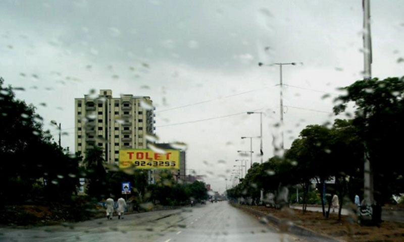 کراچی :مختلف علاقوں میں ہلکی بار ش سے موسم خوشگوار