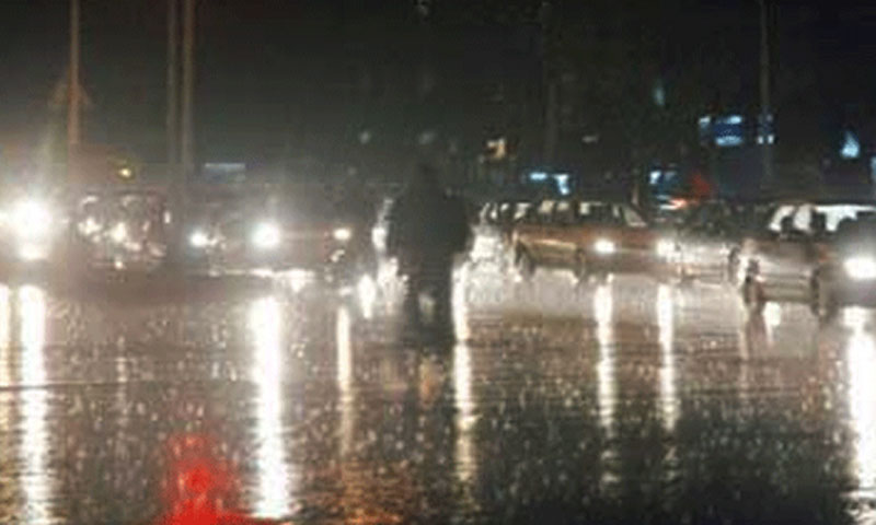 کراچی :مختلف علاقوں میں بار ش سے موسم خوشگوار