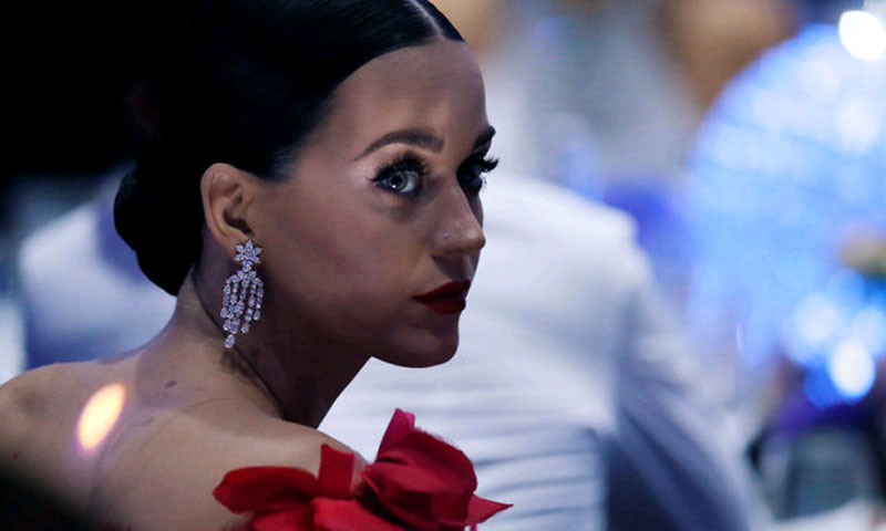 ویتنام:امریکی پاپ سنگر کیٹی پیری کا مختلف اسکولوں کا دورہ