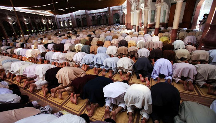 پشاور سمیت ملک بھرمیں 17برس بعد ایک ساتھ روزہ رکھا گیا