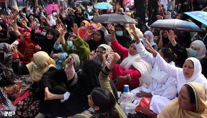 لاہور:کامیاب مذاکرات کےبعد نرسیں 2 دھڑوں میں تقسیم
