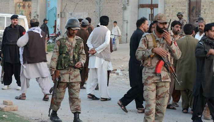 کوئٹہ میں سیکیورٹی فورسزکی گاڑی پربم حملہ،7 افراد زخمی