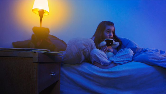 کیا آپ بھی سوتے ہوئے ڈر جاتے ہیں؟