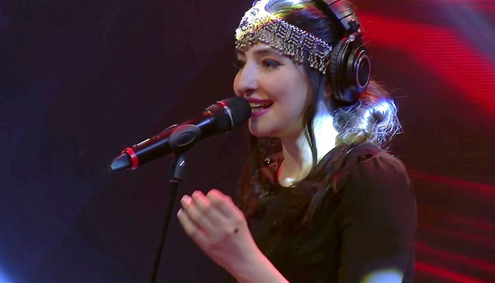 پاکستانی کوک اسٹوڈیو بھارتی کوک اسٹوڈیو سے کیوں بہتر ہے؟