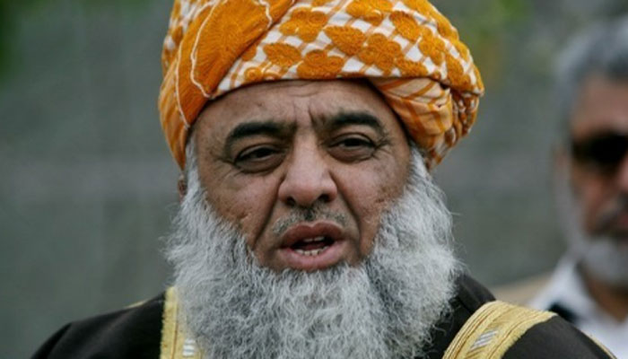 مدارس چند لوگوں کی آنکھ میں کھٹکتے ہیں،فضل الرحمان