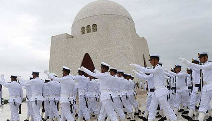 کراچی میں مزار قائدپرگارڈز کی تبدیلی کی پروقار تقریب