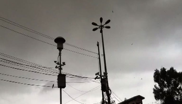 کراچی میں بارش کے بعد300سے زائد فیڈرز ٹرپ