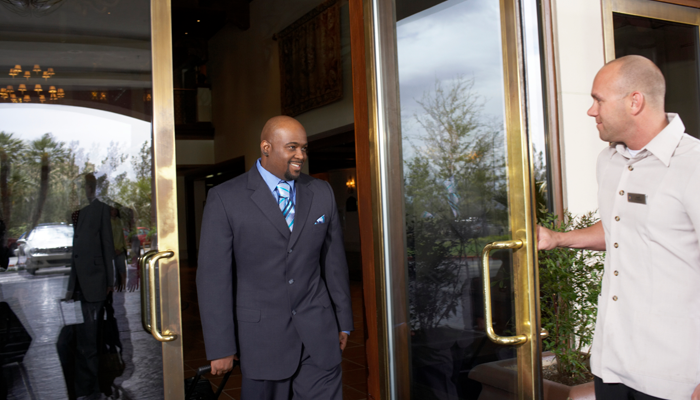 (وہ مجلسی آداب جو آپ کو ضرور اپنانے چاہیئے (حصہ اول