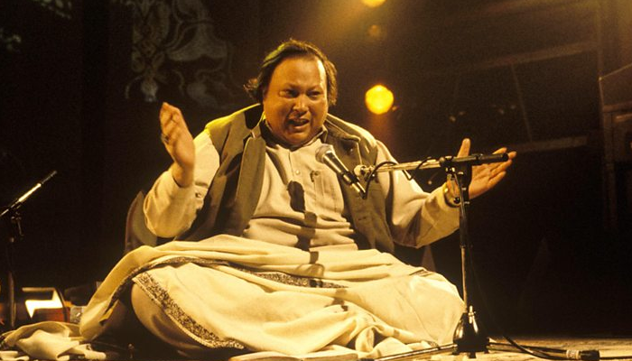 استاد نصرت فتح علی خان کو ہم سے بچھڑے 19 برس بیت گئے