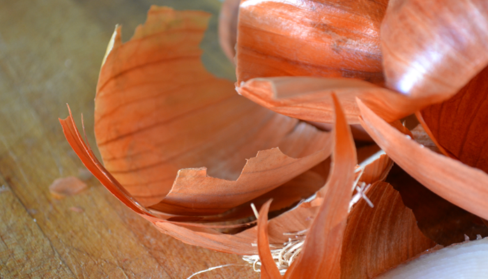 یہ پڑھنے کے بعد آپ کبھی بھی پیاز کے چھلکوں کو نہیں پھینکیں گے