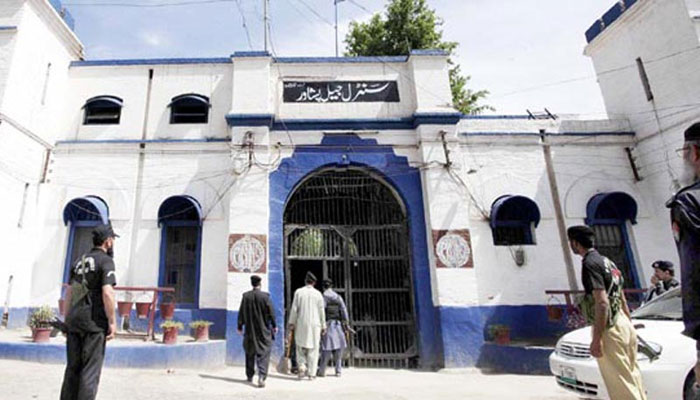 پشاور سینٹرل جیل سے200 قیدیوں کو مردان جیل منتقل کرنےکا فیصلہ