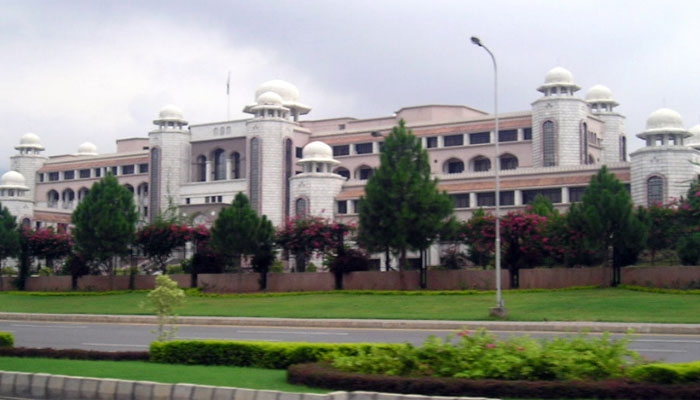 آرمی چیف راحیل شریف کو فیلڈمارشل بنانے کی بات مضحکہ خیز قرار