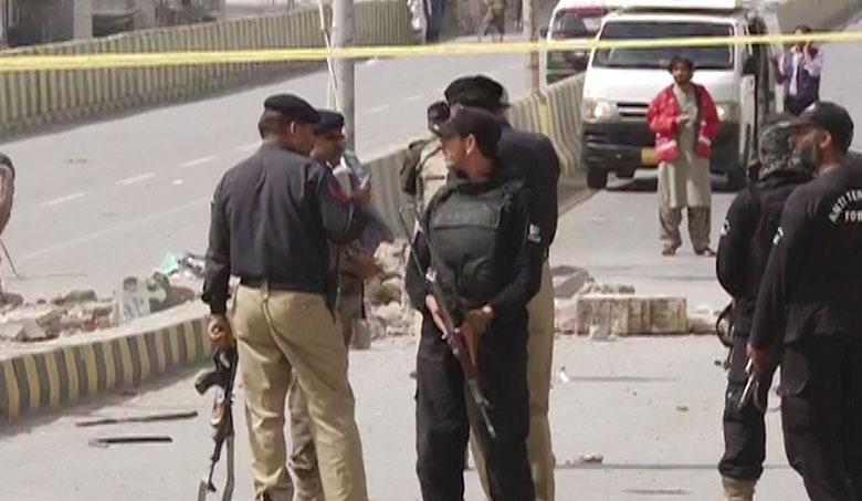 کوئٹہ میں پولیس وین کے قریب دھماکا، 13افراد زخمی