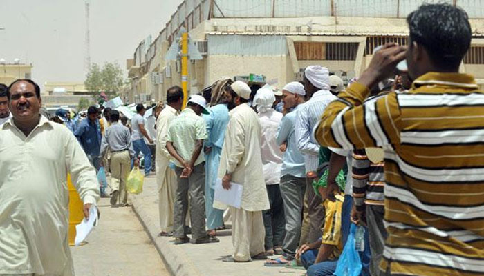 دمام میں پھنسے 8ہزار سے زائد پاکستانیوں کے حالات مزید سنگین