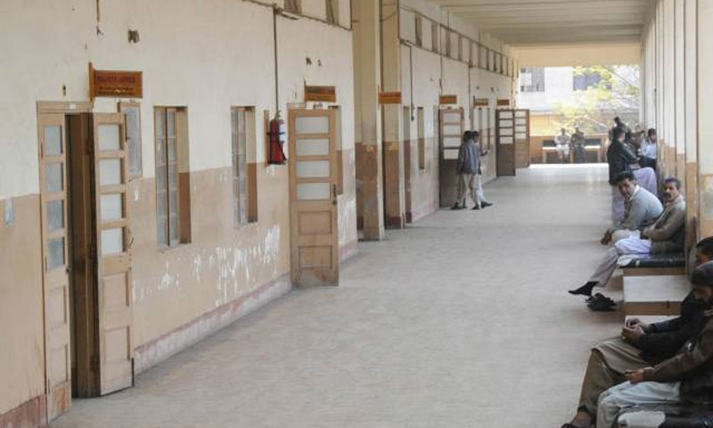 سانحہ مردان کے خلاف کراچی میں بھی وکلاء کا عدالتی امورکا بائیکاٹ