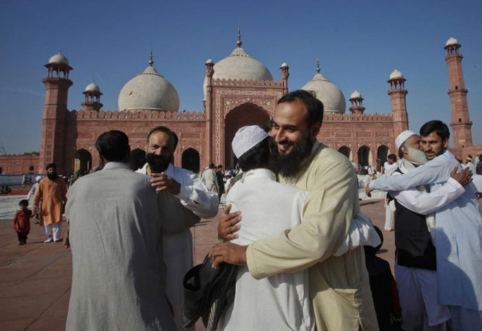 ملک بھر میں عید الاضحیٰ مذہبی جوش و خروش سے منائی جارہی ہے