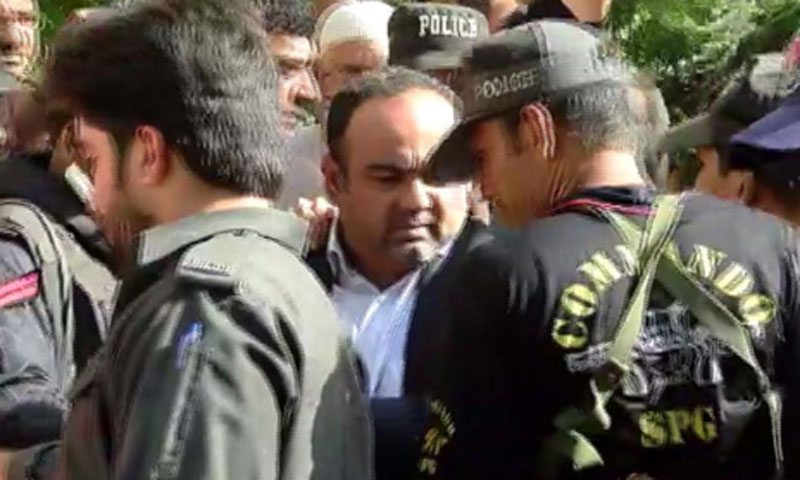 خواجہ اظہار کی گرفتاری، ڈی  آئی جی ایسٹ عہدے سے فارغ