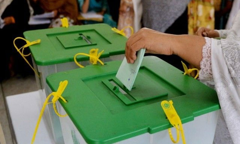 کراچی:پی ایس127میں ضمنی الیکشن کیلئے پولنگ جاری