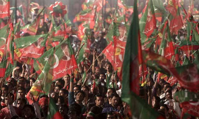 پی ٹی آئی کے رائیونڈ مارچ کیلئے اڈہ پلا ٹ پر پنڈال سجادیا گیا