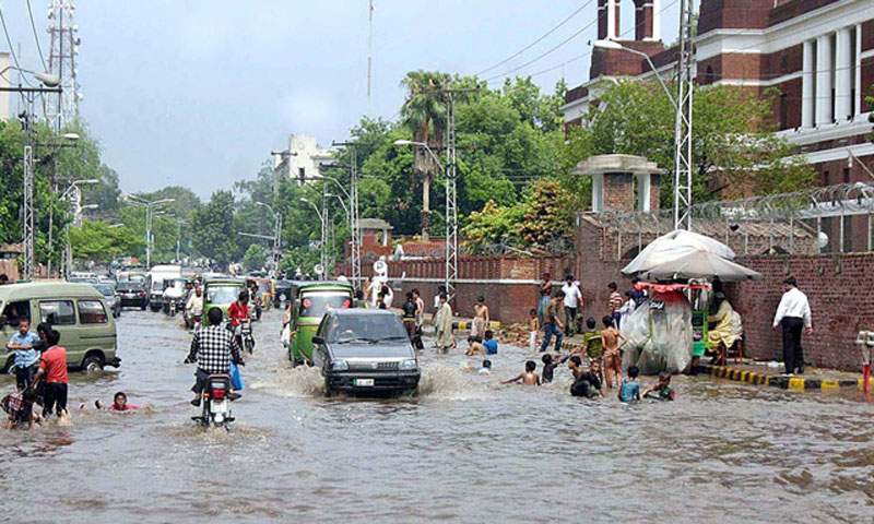 پنجاب میں موسلادھاربارش نے عید کا دوسرا روز بھی ٹھنڈا کردیا