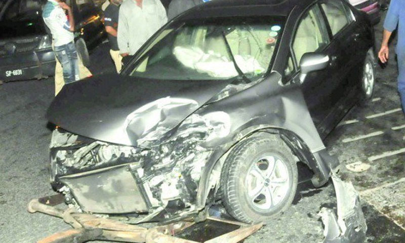 مستونگ میں ٹرک کی کارکوٹکر سے6 افراد جاں بحق