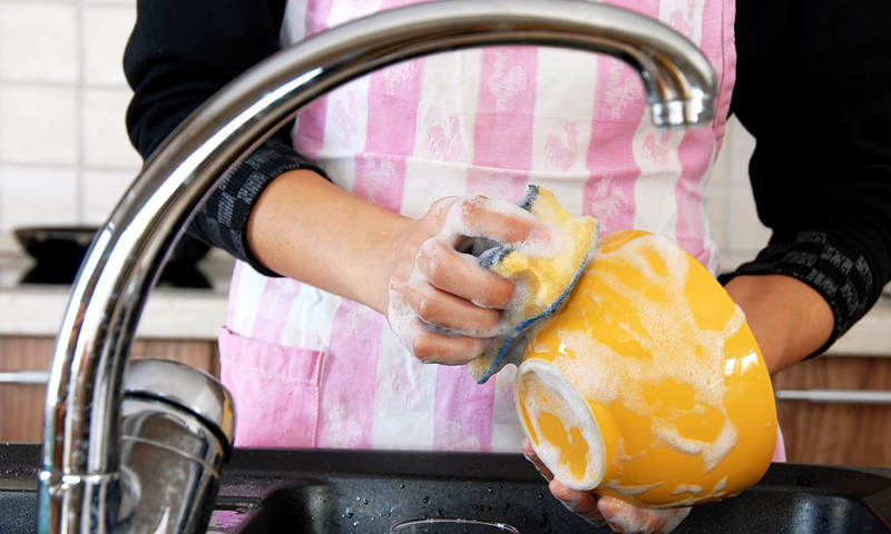 برتن دھونے سے آپ اس موذی بیماری سے بچ سکتے ہیں