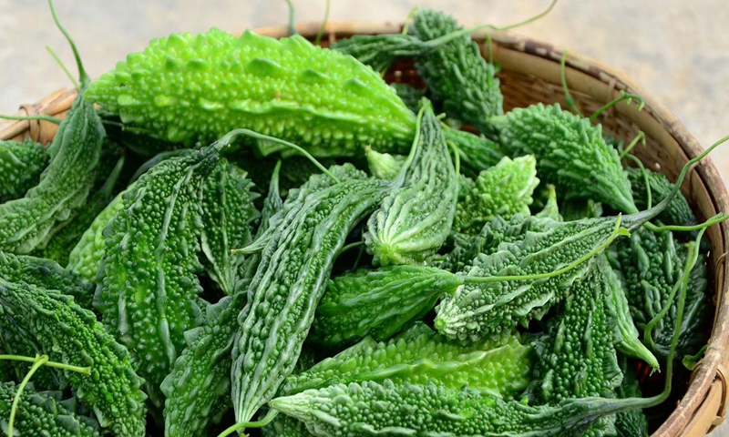 اس آسان طریقے سے کڑوے کریلوں کو مزیدار بنائیں