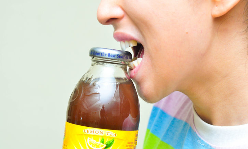 یہ عادات آپ کے دانتوں کو خراب کردیتی ہیں