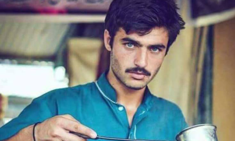 پاکستان کا پُر کشش ترین 'چائے والا'