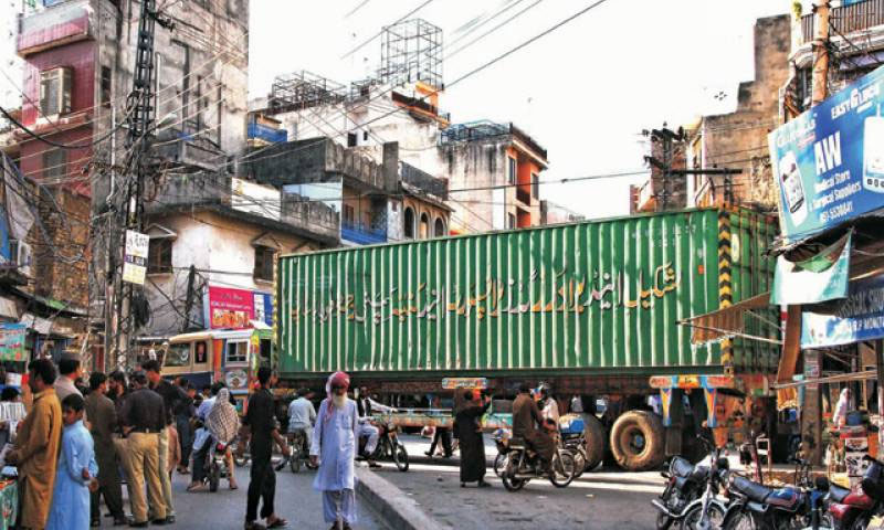 شیخ رشید کوجلسے سے روکنے کے لئےلال حویلی عملی طورپرسیل