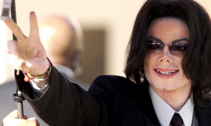آنجہانی مائیکل جیکسن سب سے زیادہ کمانے والی شخصیت