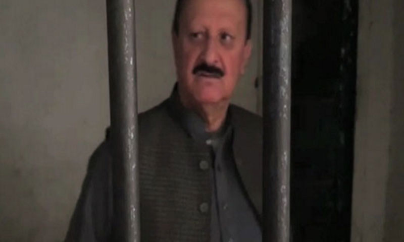 لوئر دیر: اے این پی رہنما محمد گل کا ٹریفک اہلکار پر تشدد