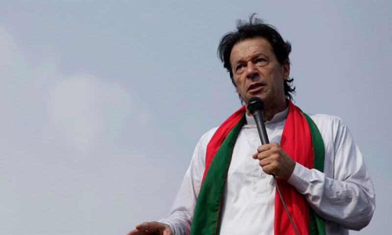 کارکنان کو خون خرابے کے ڈر سے واپسی کی ہدایت کی، عمران خان