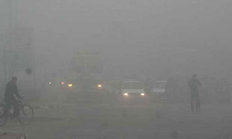 پنجاب کے مختلف اضلاع میں دھند اور سموگ کا راج