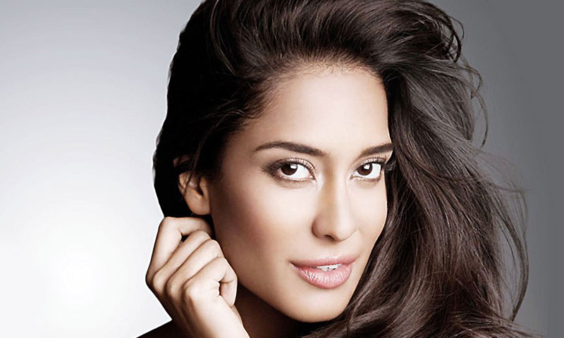 کیا واقعی بھارت کی معروف اداکارہ نے ایک پاکستانی سے شاد ی کی ہے؟