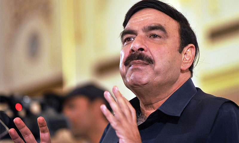 عدالت کا شیخ رشید کو سیاست کے بجائے وکالت کرنے کا مشورہ
