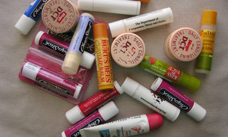 چیپ اسٹک کے 9 حیران کن استعمال