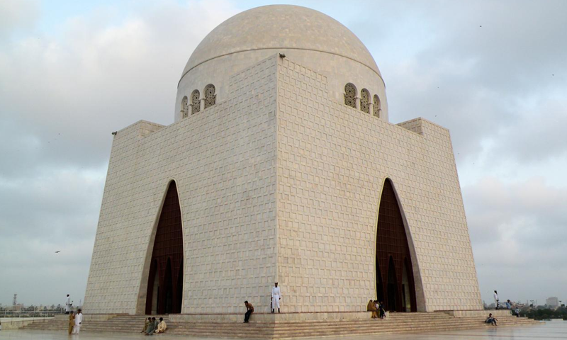بابائے قوم قائد اعظم محمد علی جناح ؒ کے مزار پر فانوس کا افتتاح