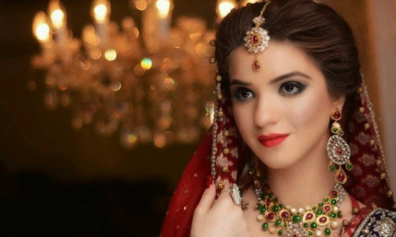 معمر رانا کی بیٹی کے پہلے فوٹو شوٹ نے دھوم مچادی