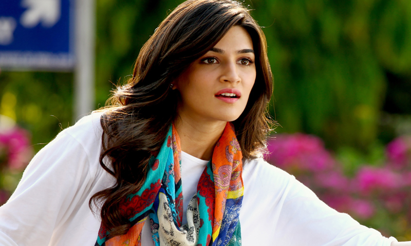 کریتی سینن کا اپنی بہن کو محبت بھرا تحفہ