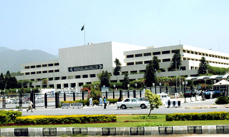 نیب میں پلی بارگین کی گونج سینیٹ میں پہنچ گئی