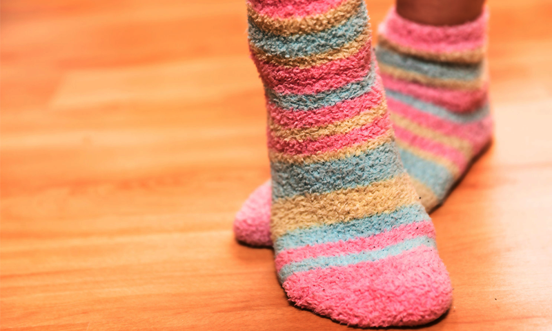 سوتے ہوئے موزے پہن کر سونا چاہیئے؟