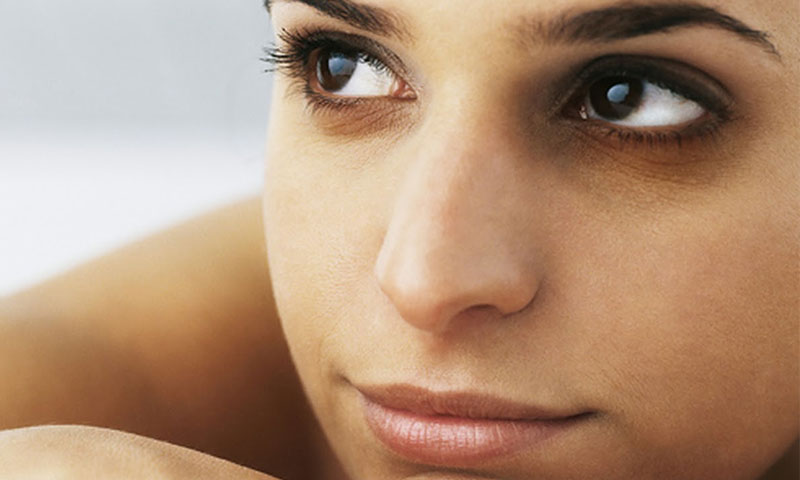 صرف ایک مہینے میں سیاہ حلقوں سے مکمل چھٹکارہ پائیں