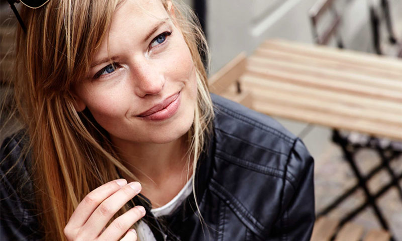 سردیوں میں بالوں میں اضافی تیل کیوں آتا ہے؟