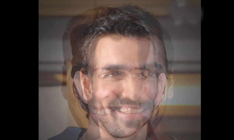 تصویر میں بولی وڈ کے کون سے مشہور اداکار نظر آرہے ہیں؟