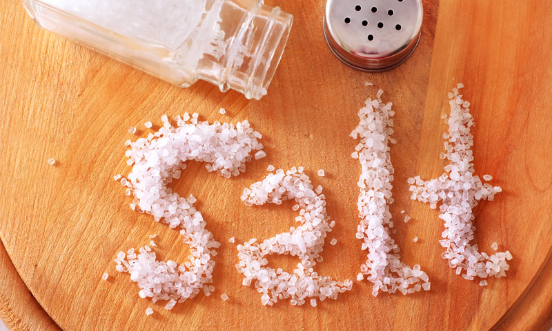 نمک کے یہ استعمالات آپ کو یقیناً حیران کردیں گے
