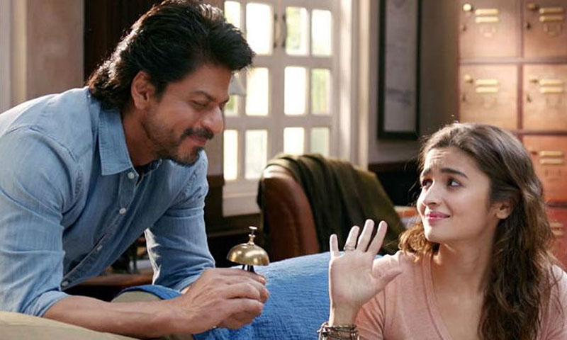 شاہ رخ اور عالیہ کا وہ سین جسے فلم میں شامل ہی نہیں کیا گیا