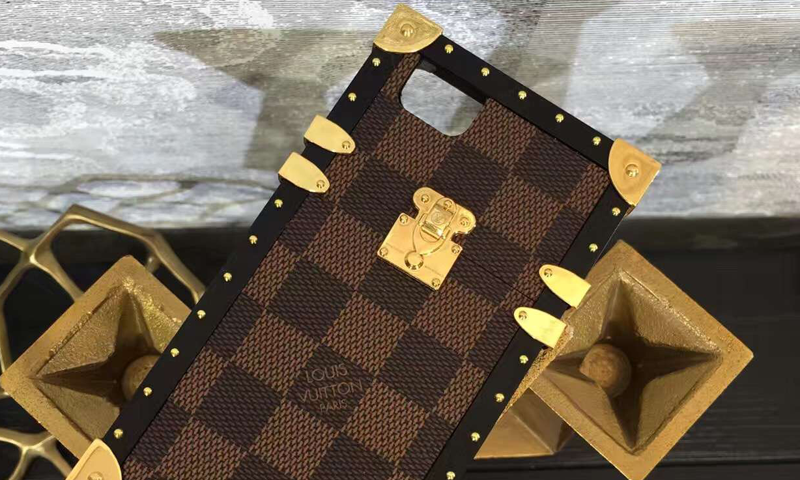 دنیا کا سب سے مہنگا فون کوَر